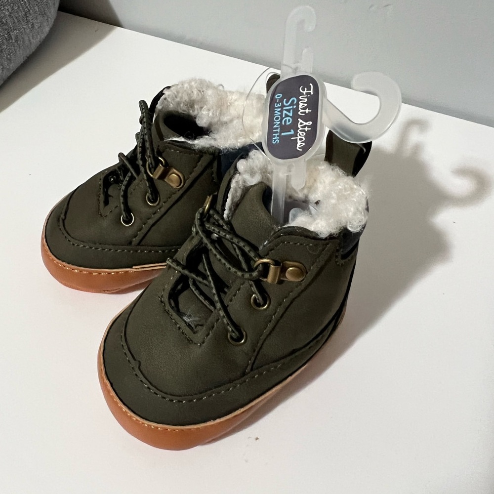Forest Green Baby Booties 0-3 months size 1